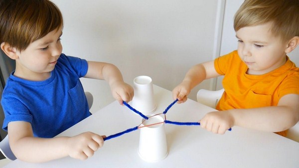 Đào tạo kỹ năng xã hội cho bé nên chú trọng vào những kỹ năng nào.